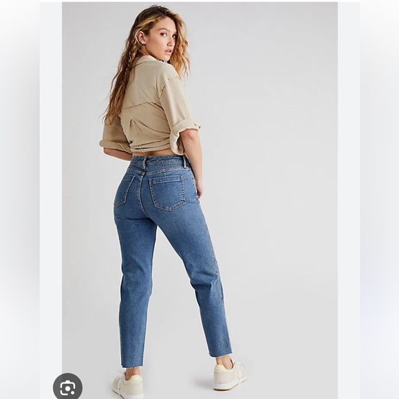 new with tags FREE PEOPLE curvy  High-rise Vintage Straight Jeans - Picture 2 of 10